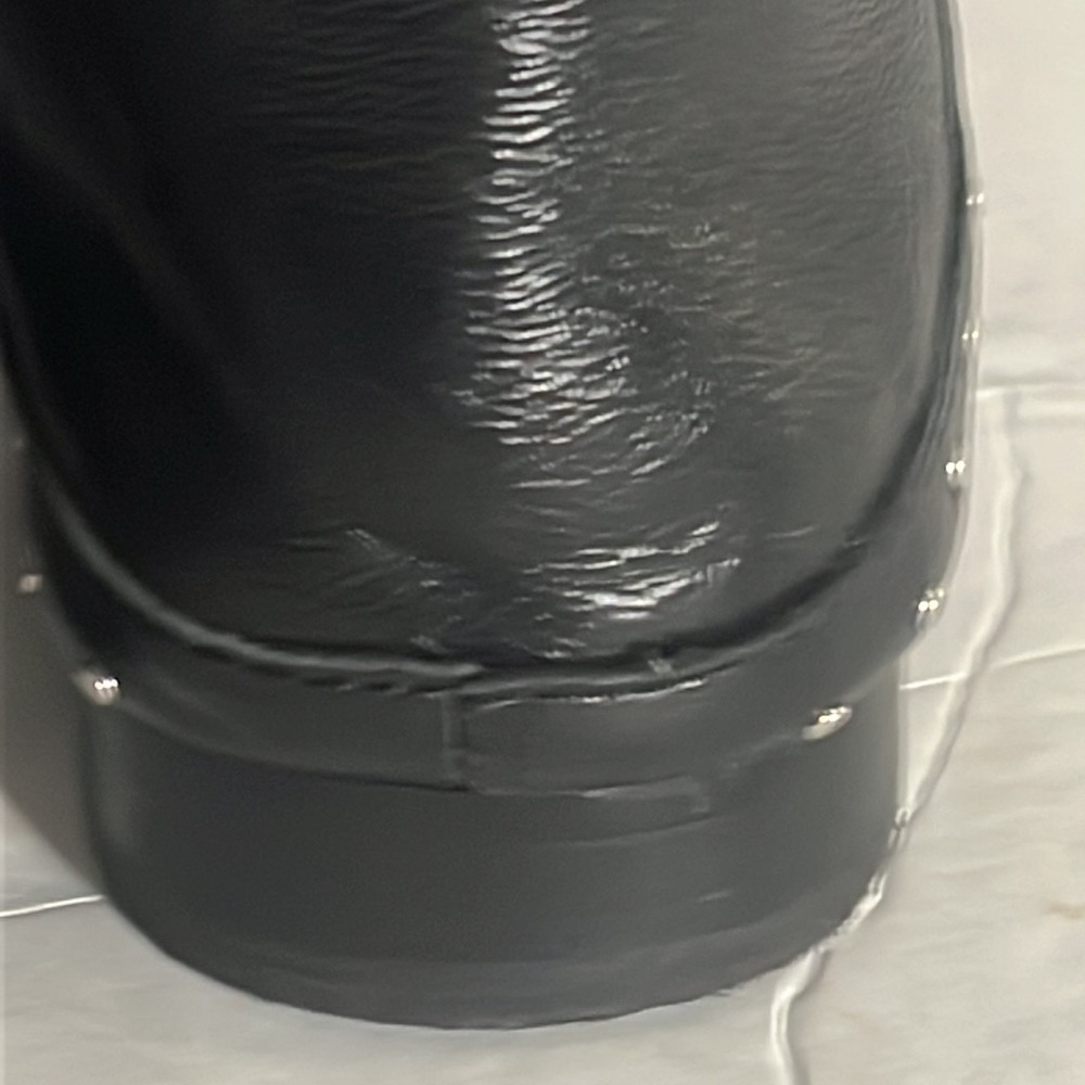 Vince Camuto size 7.5 Lustrous Leather - Picture 7 of 12
